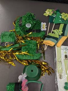 lot 29 image: MN 1 - Assorted St. Patricks Day Decorations and Accessories