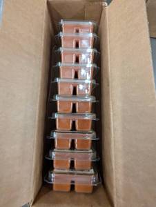 lot 50 image: Candle-Lite Cinnamon Rolls Wax Melts - Lot of 4 Packs