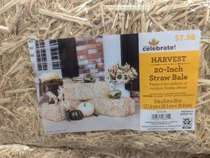 lot 56 image: pallet - Harvest 20-Inch Straw Bale Set of 4