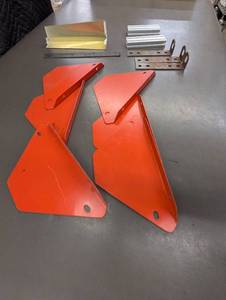 lot 83 image: MS 2-3 - Assorted Metal Brackets and Components Lot