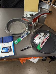 lot 112 image: Assorted Household and Kitchen Items Lot