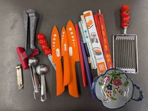 lot 115 image: P1 - Assorted Kitchen Utensils and Knives Set with Decorative Box