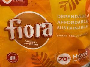 lot 216 image: Fiora Paper Towels 6 Giant Rolls
