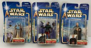 lot 15 image: Misc. 2002  STAR WARS  Action Figures (NOC)