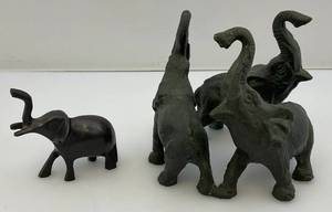 lot 38 image: Miniature Brass Elephants