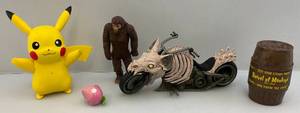 lot 78 image: Misc. Vintage Toys