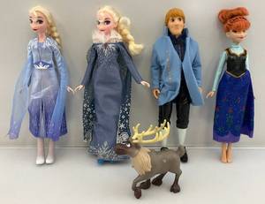 lot 79 image: Disneys FROZEN Action Figures