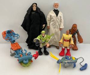 lot 98 image: Misc. STAR WARS Items