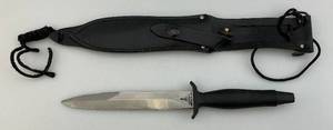 lot 179 image: Vintage GERBER Knife With Sheath
