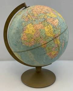 lot 183 image: Vintage Globe
