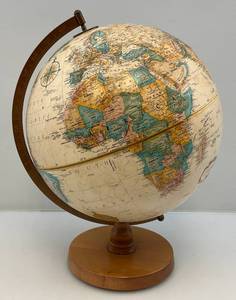 lot 186 image: Vintage Globe