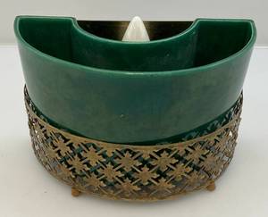lot 196 image: Vintage MCM Green Planter TV Lamp