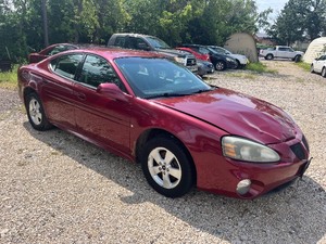 lot 2 image: 2006 Pontiac Grand Prix