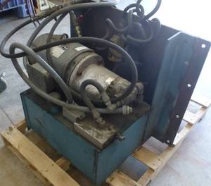 lot 7 image: 3 phase hydraulic pump 5hp with standmount