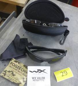 lot 29 image: WileyX Valor sunglasses with swappable lens
