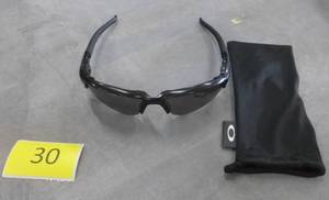lot 30 image: Oakley sunglasses OO9364