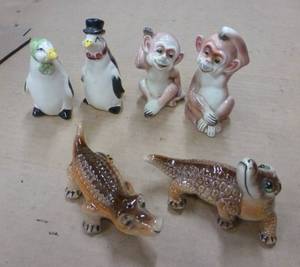 lot 58 image: Vintage salt and pepper shakers