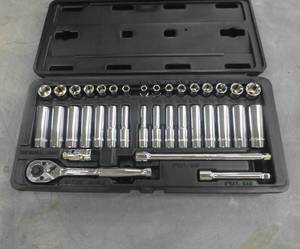 lot 97 image: Deep socket set looks new