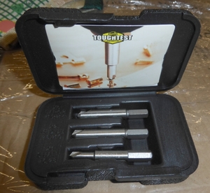 lot 113 image: 60 screw extractor kits