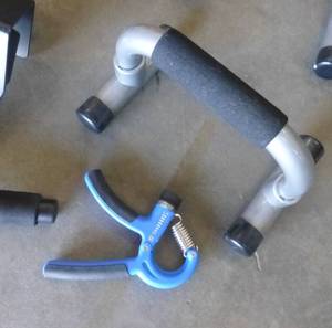 lot 133 image: Group of exercise equipment