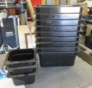 lot 135 image: Group of Cambro food containers