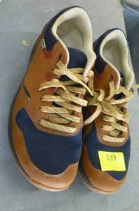 lot 139 image: Mens size 11D Lems shoes