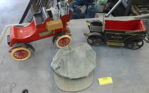 lot 156 image: Vintage tin car and Jim Beam car untouched
