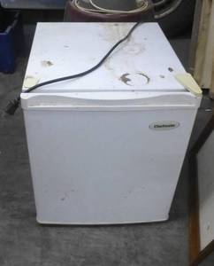lot 199 image: Small refrigerator