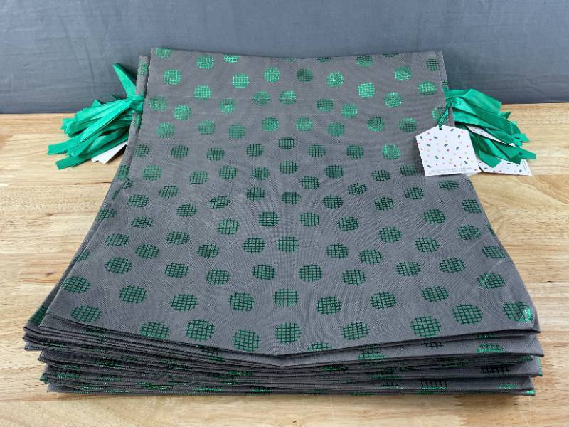 lot 85A image: 20 Brand New Grey and Green Gift Bags Q