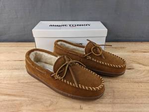 lot 103K image: New Minnetonka Moccasin Shoes Mens Size 10 Brown N