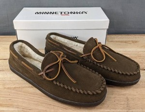 lot 130K image: Minnetonka Pile Lined Moccasin Slipper Mens Size 10.5M Shoes Autumn Brown N