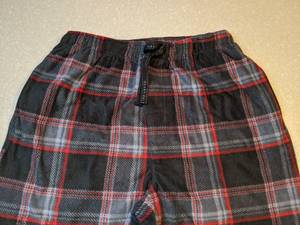 lot 408 image: New Pair of Mens Perry Ellis Sleepwear Pants Gray Red Black Size Large P
