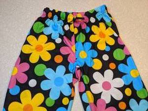 lot 409 image: New Melissa & Doug Girls Bloomer Lounge Pants Colorful Flowers Size 7-8 P