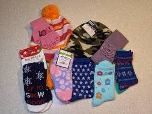 lot 427 image: Variety Of New Socks Hats Gloves Camo Pink Purple P