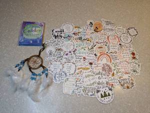 lot 449 image: 50 Brand New Paper Religious Quotes and Sayings Dream Catcher and Book P