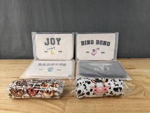 lot 148 image: Collection of 4 New Makeup Bags & 2 Small Lunch Bags B