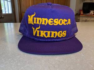 lot 452 image: New YUPOONG Minnesota Vikings Purple Snap Back Hat One Size Fits Most P