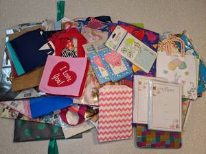 lot 459 image: Invitations Wrapping Paper Tin Holder Gift Bags Birthday Easter Graduation P