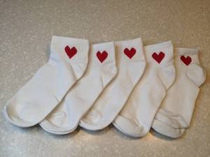 lot 465 image: 5 Pair Of New Womens Socks White With Red Hearts Size 6-10 P