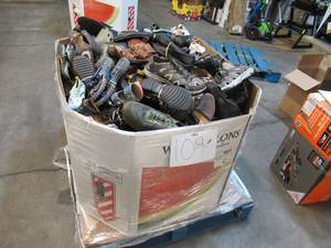 lot 109 image: Pallet of Store Overstock Store and Ecommerce Product and Returns - Used Shoes and Boots