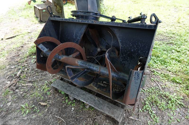 lot 1O image: Tiger Snow Panther Snow Thrower Attachment - 48