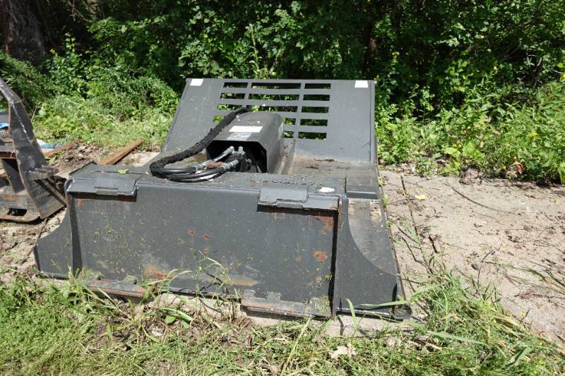 lot 1C image: CID Heavy Duty Skid Steer Brush Cutter Attachment