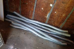 lot 16 image: 4 Flex Exhaust Tubing
