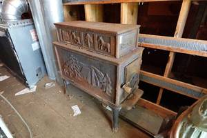 lot 33 image: Scandia Cast Iron Wood Stove