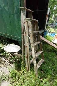 lot 37 image: 2 Wood Step Ladders