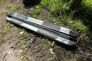 lot 36 image: Aluminum Running Boards for Crew Cab