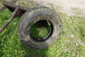 lot 270 image: Armstrong Front Tractor Tire - 7.50-16 SL