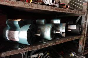 lot 276 image: 4 Electric Motors