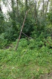 lot 62 image: Set of Extra Wide Clothesline Posts