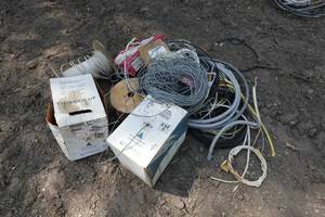 lot 305 image: Assorted Wiring